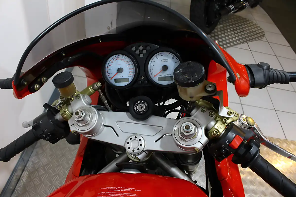 Used 2003 Ducati 800 Ss Red - Interior and Exterior details 8