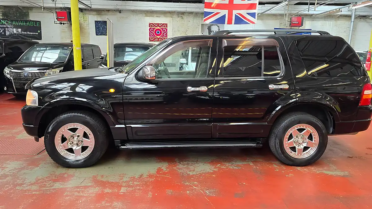 Used 2003 Ford Explorer Eddie Bauer Black - Interior and Exterior details 18