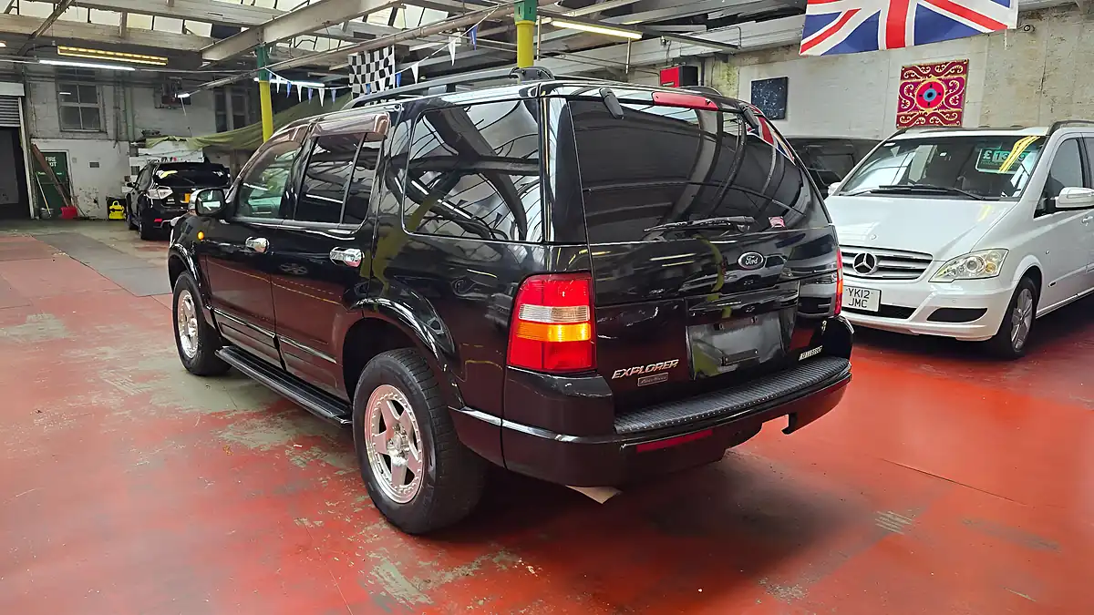 Used 2003 Ford Explorer Eddie Bauer Black - Interior and Exterior details 19