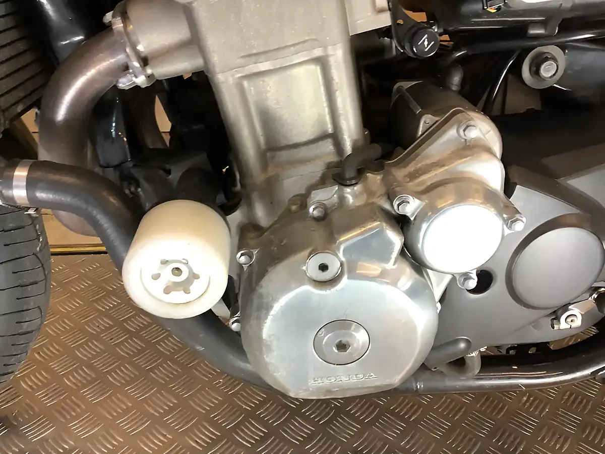 Used 2003 Honda Cb - Interior and Exterior details 19