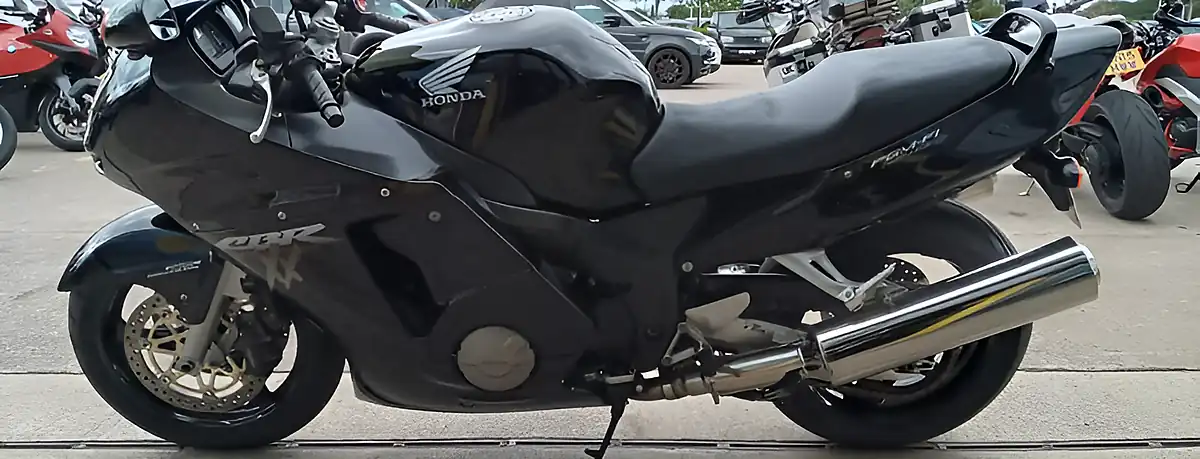 Used 2003 Honda CBR1100XX Super Blackbird - Interior and Exterior details 2