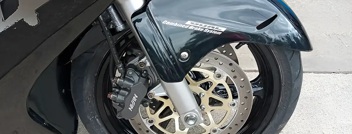 Used 2003 Honda CBR1100XX Super Blackbird - Interior and Exterior details 9