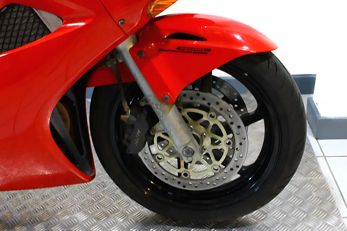 Used 2003 Honda VFR800 Red - Interior and Exterior details 5