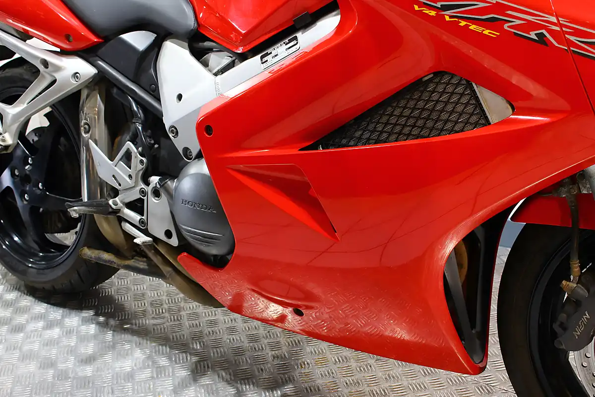 Used 2003 Honda VFR800 Red - Interior and Exterior details 6