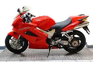 Used 2003 Honda VFR800 Red - Interior and Exterior details 9