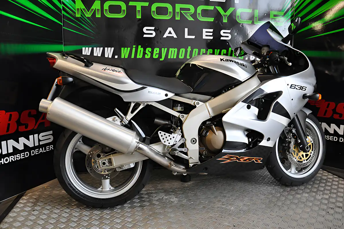 Used 2003 Kawasaki ZX636-R Silver - Interior and Exterior details 2