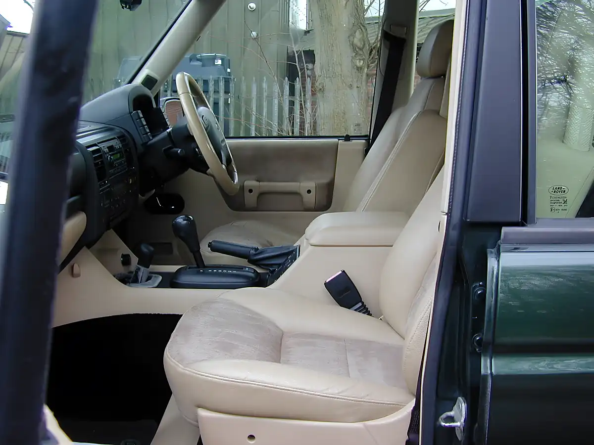 Used 2003 Land Rover Discovery Hse Green - Interior and Exterior details 12