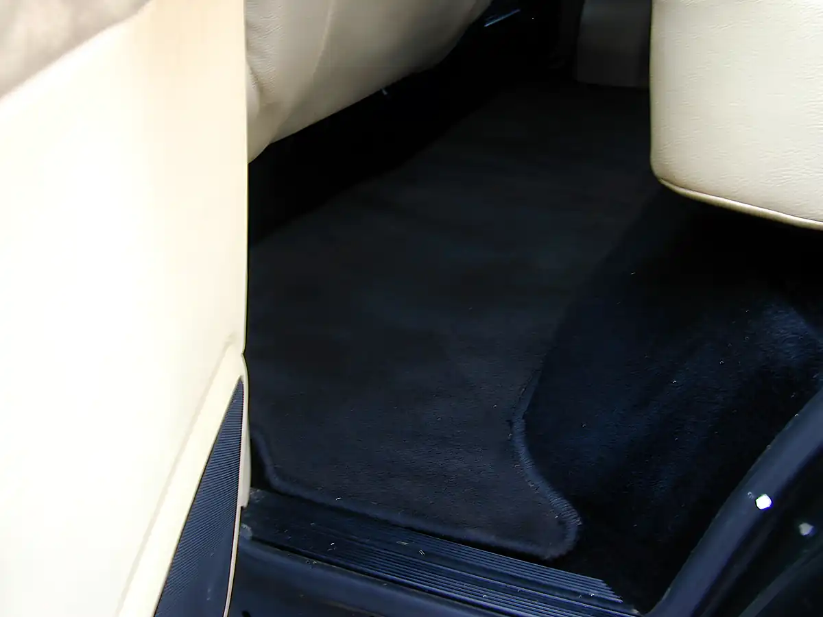 Used 2003 Land Rover Discovery Hse Green - Interior and Exterior details 13