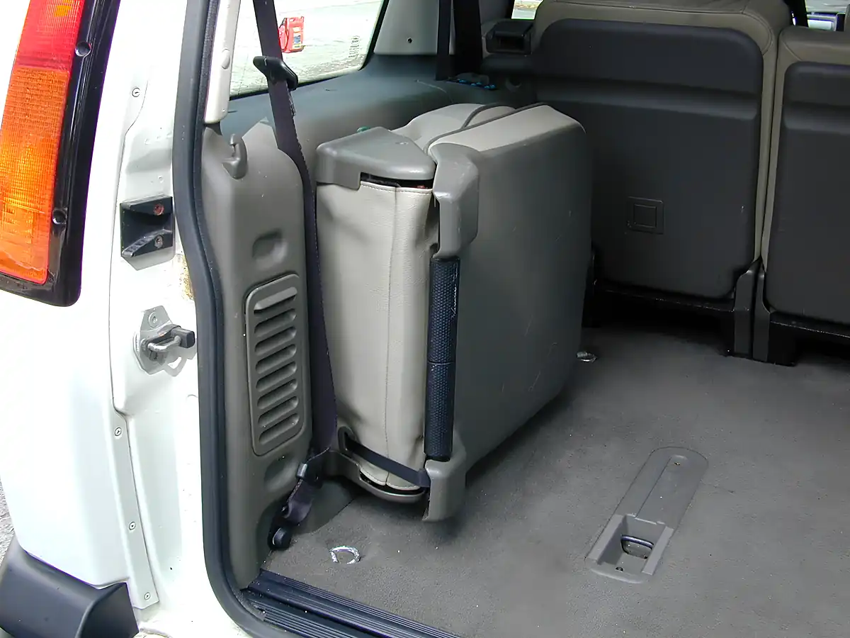 Used 2003 Land Rover Discovery Hse White - Interior and Exterior details 17