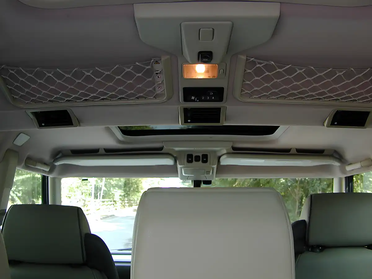 Used 2003 Land Rover Discovery Hse White - Interior and Exterior details 18