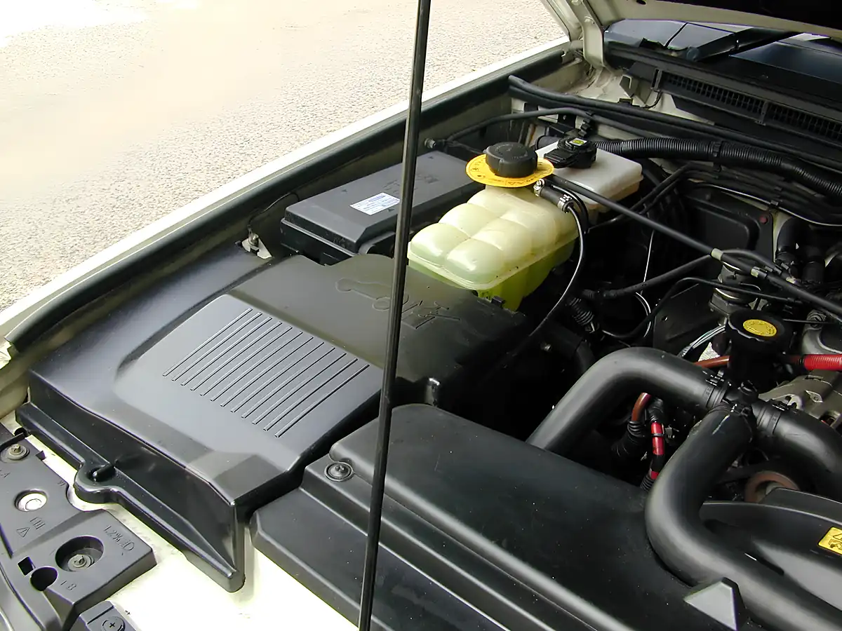 Used 2003 Land Rover Discovery Hse White - Interior and Exterior details 19