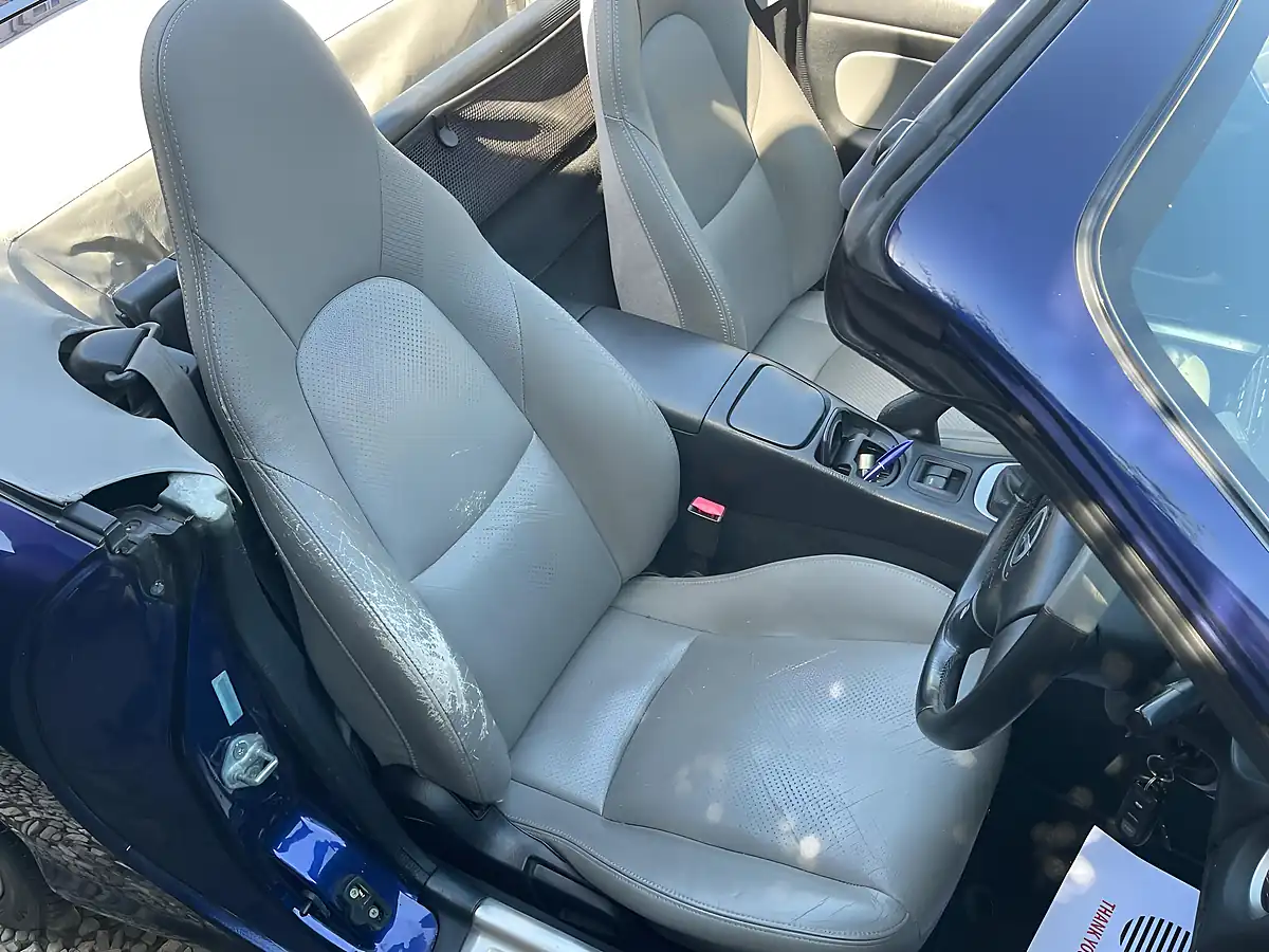 Used 2003 Mazda MX-5 Nevada Blue - Interior and Exterior details 10