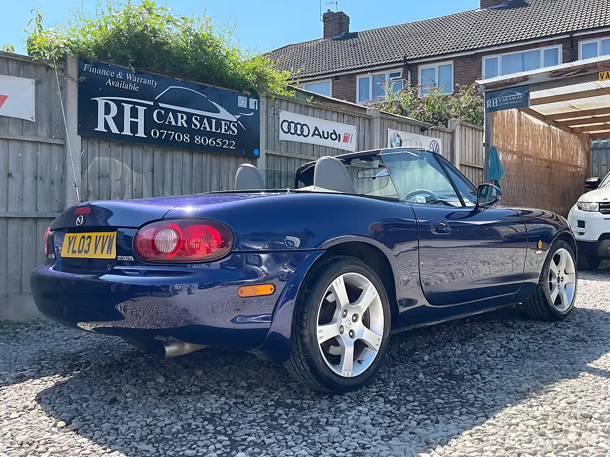 Used 2003 Mazda MX-5 Nevada Blue - Interior and Exterior details 12