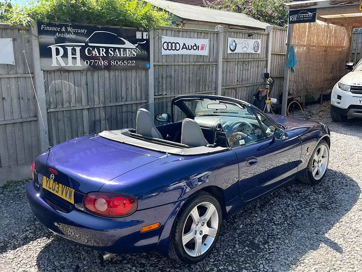 Used 2003 Mazda MX-5 Nevada Blue - Interior and Exterior details 7