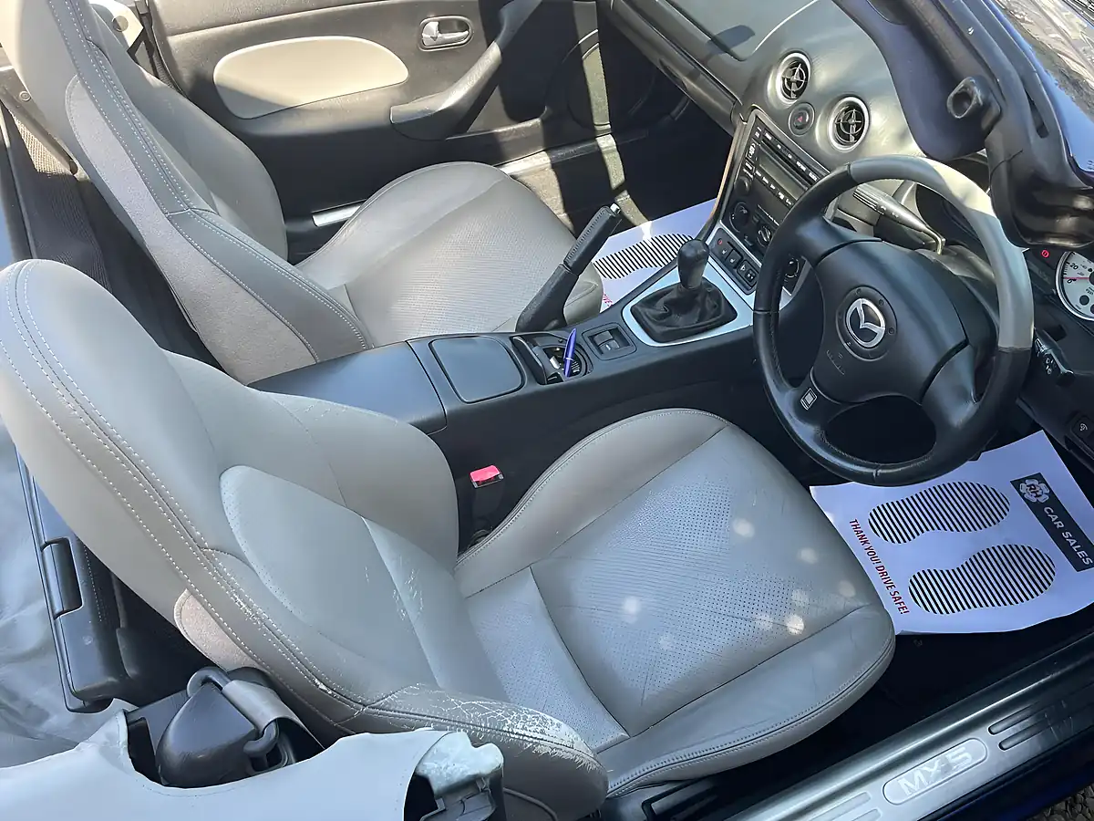 Used 2003 Mazda MX-5 Nevada Blue - Interior and Exterior details 8