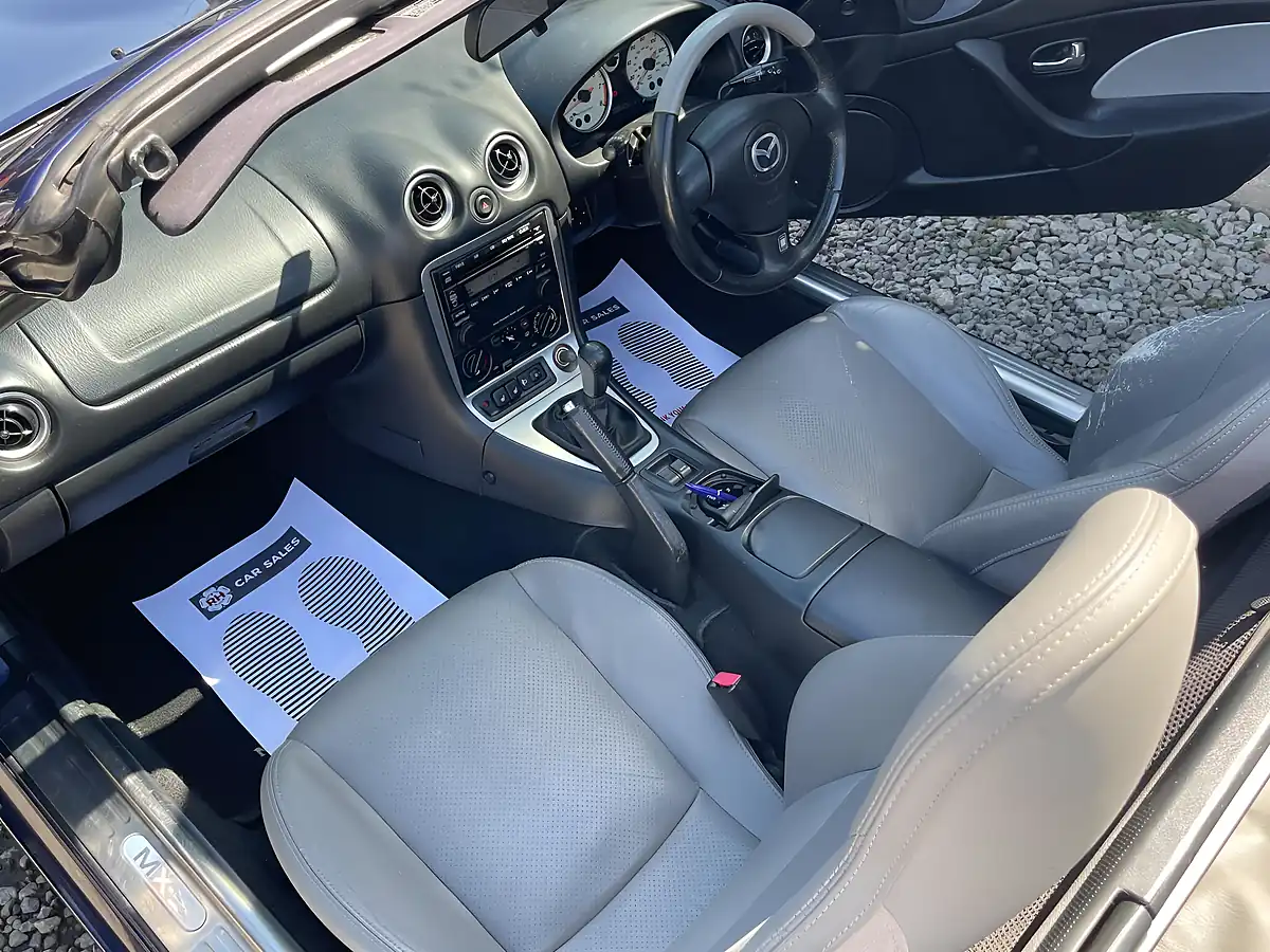 Used 2003 Mazda MX-5 Nevada Blue - Interior and Exterior details 9