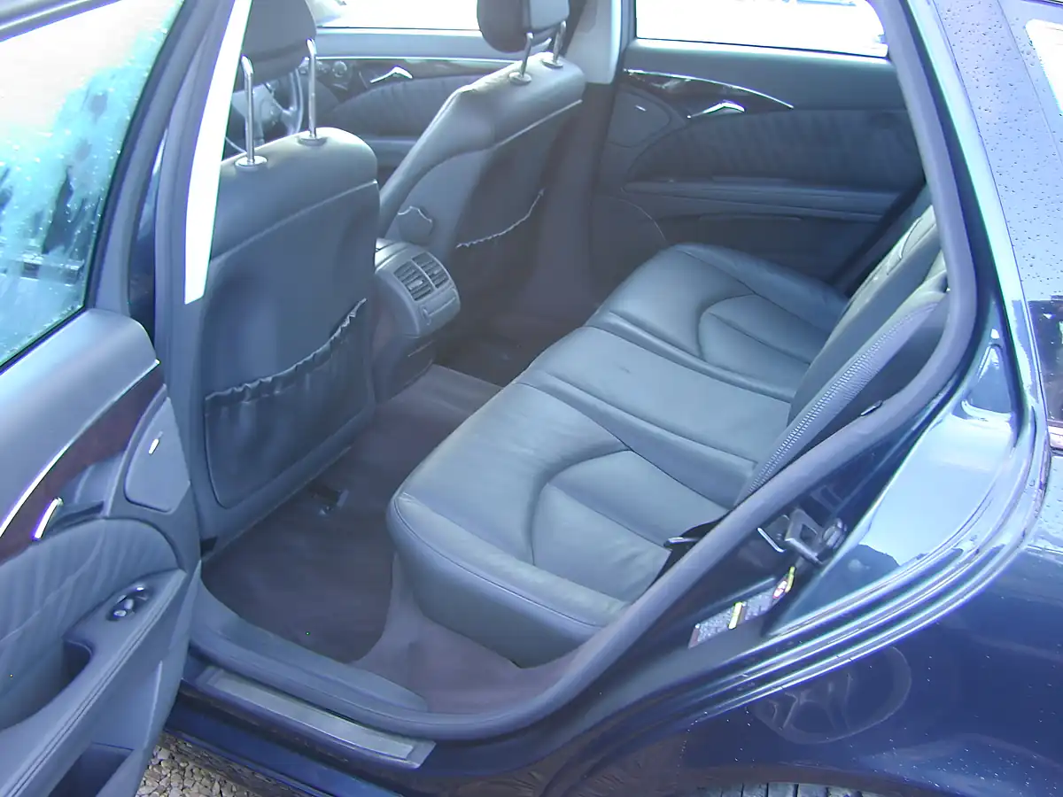 Used 2003 Mercedes-Benz E Class Estate Dark Blue Metallic - Interior and Exterior details 11