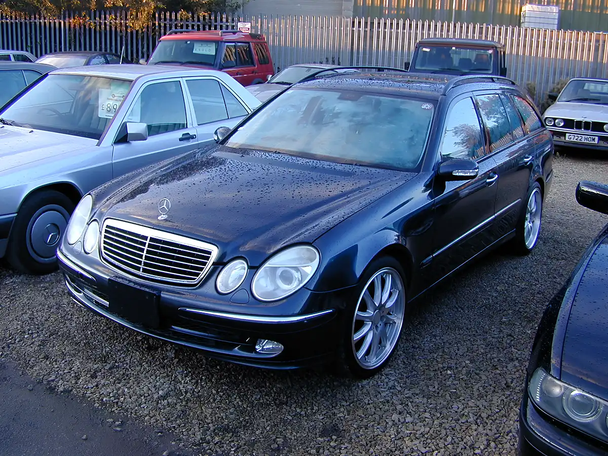 Used 2003 Mercedes-Benz E Class Estate Dark Blue Metallic - Interior and Exterior details 4