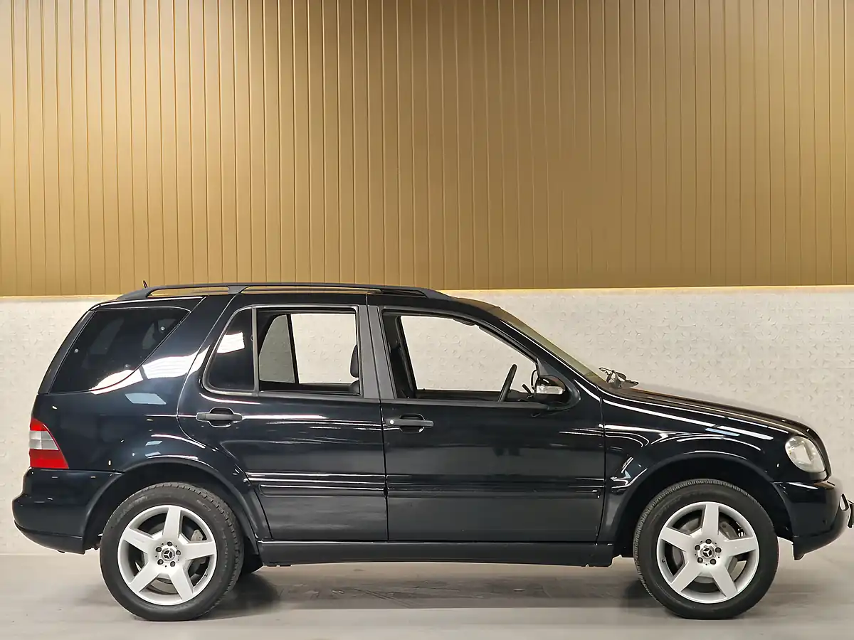 Used 2003 Mercedes-Benz M-Class Luxury Obsidian Black - Interior and Exterior details 13
