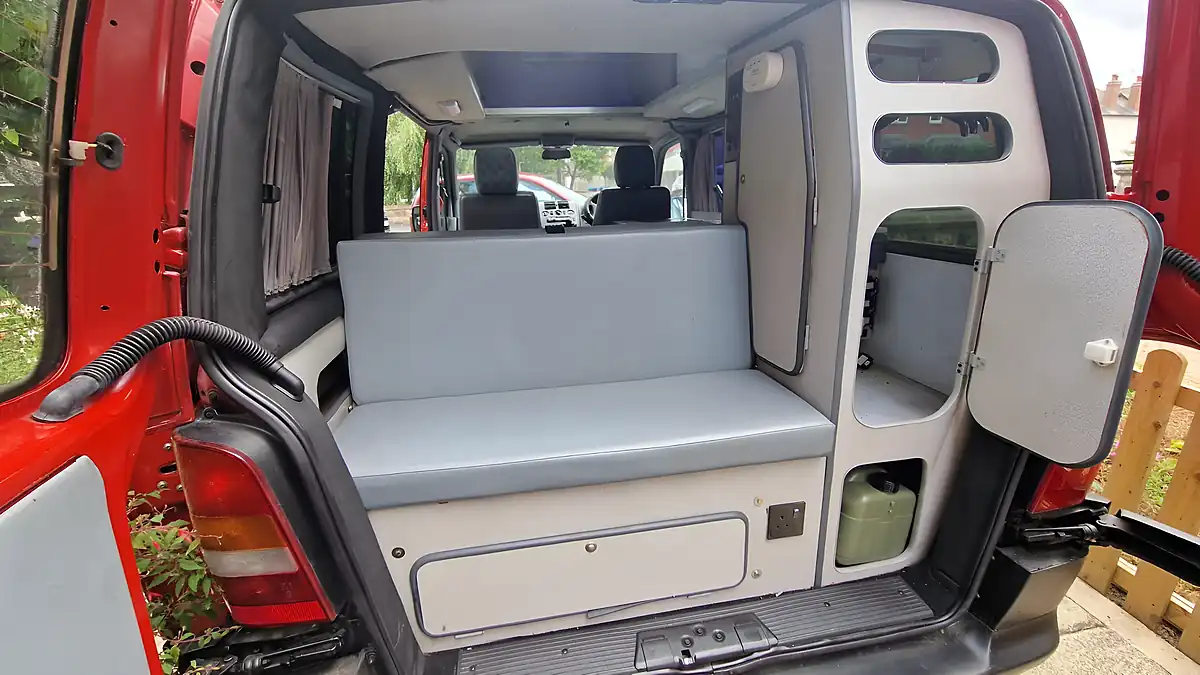 Used 2003 Mercedes-Benz Vito 108 Red - Interior and Exterior details 12