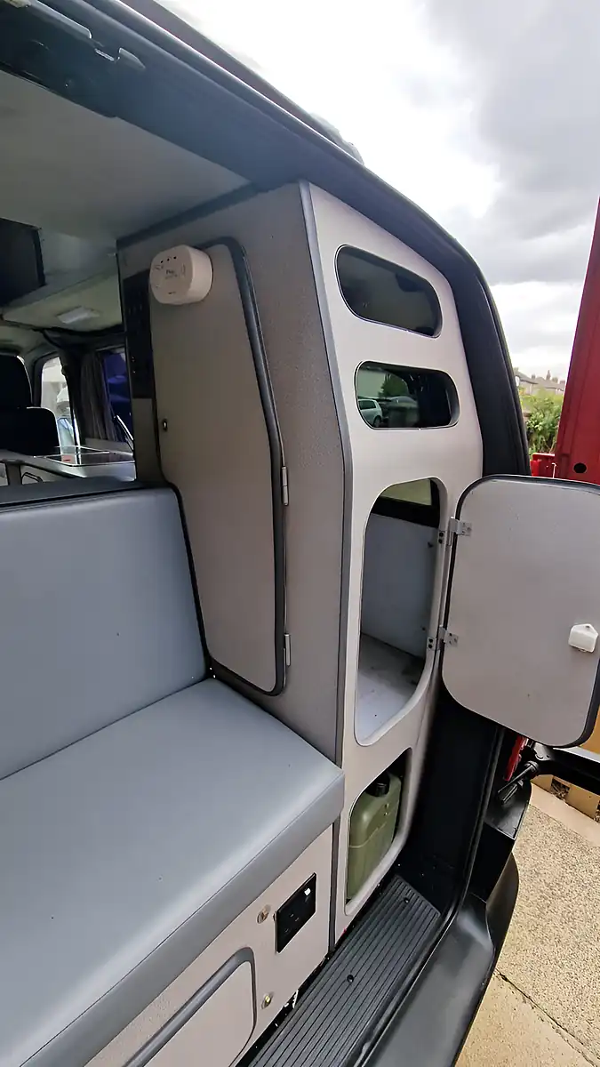 Used 2003 Mercedes-Benz Vito 108 Red - Interior and Exterior details 13