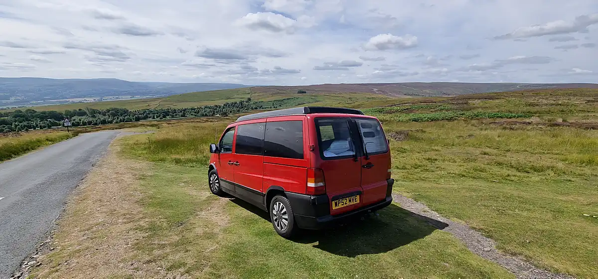 Used 2003 Mercedes-Benz Vito 108 Red - Interior and Exterior details 6