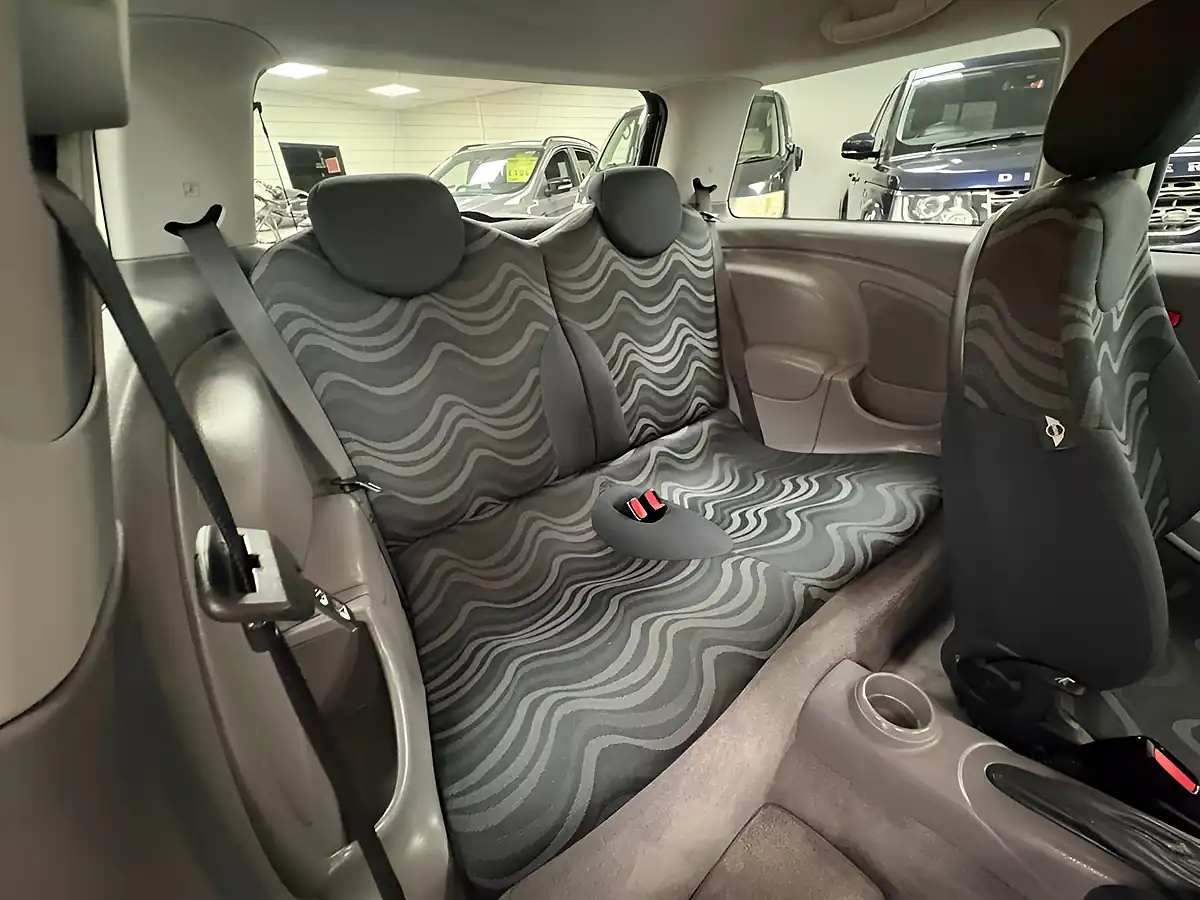Used 2003 MINI Hatch One Silver - Interior and Exterior details 13