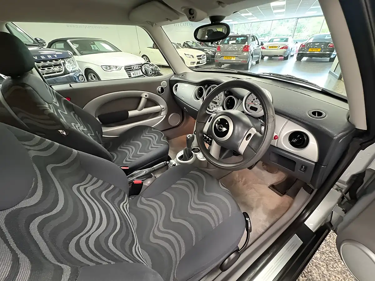 Used 2003 MINI Hatch One Silver - Interior and Exterior details 14