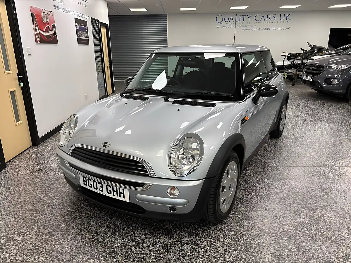 Used 2003 MINI Hatch One Silver - Interior and Exterior details 7