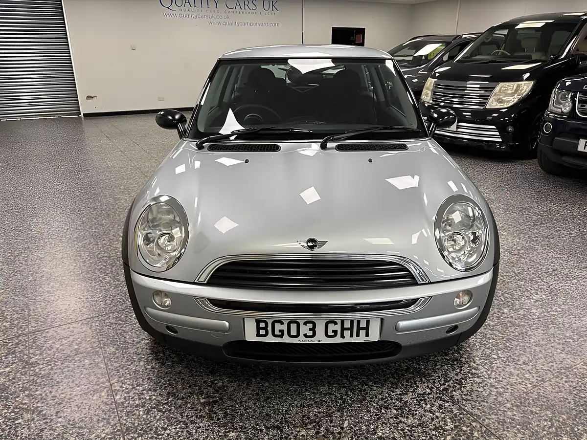 Used 2003 MINI Hatch One Silver - Interior and Exterior details 9
