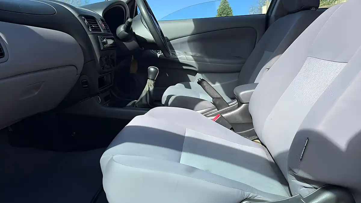 Used 2003 Nissan Almera Pulse Silver - Interior and Exterior details 15