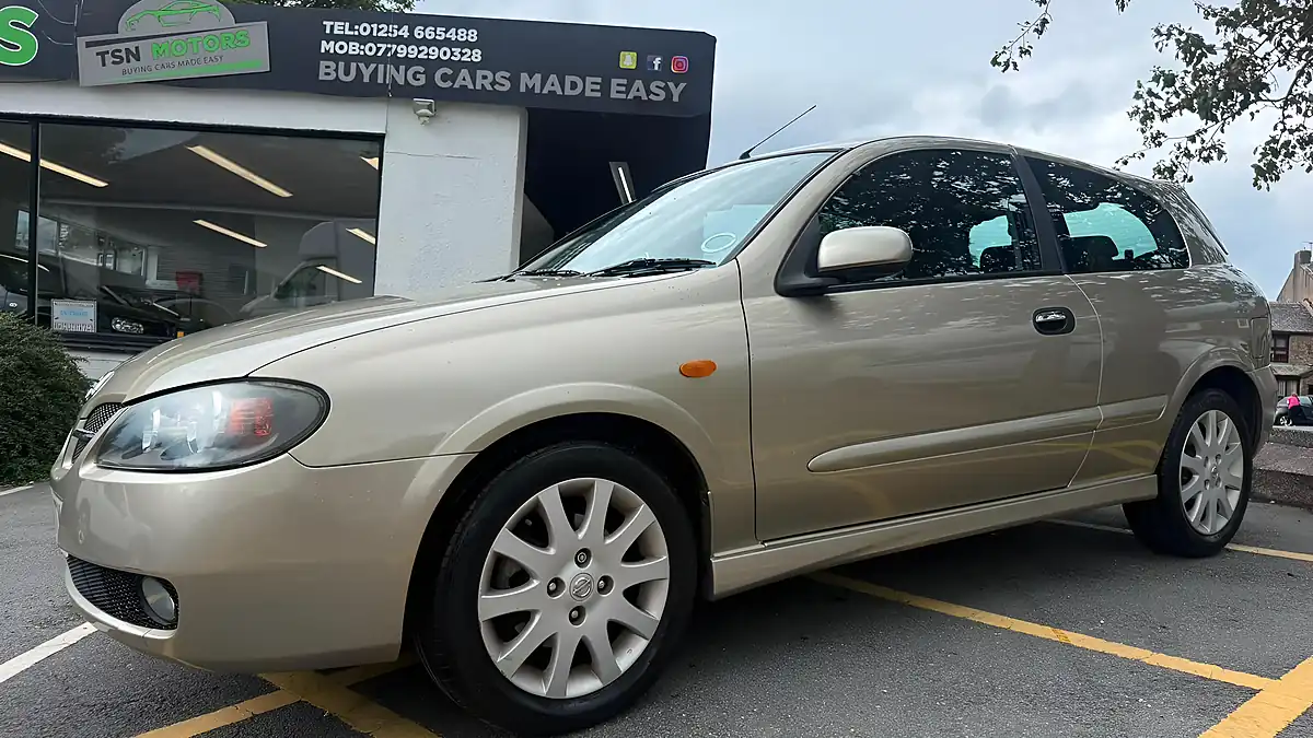 Used 2003 Nissan Almera Sxe Gold - Interior and Exterior details 4