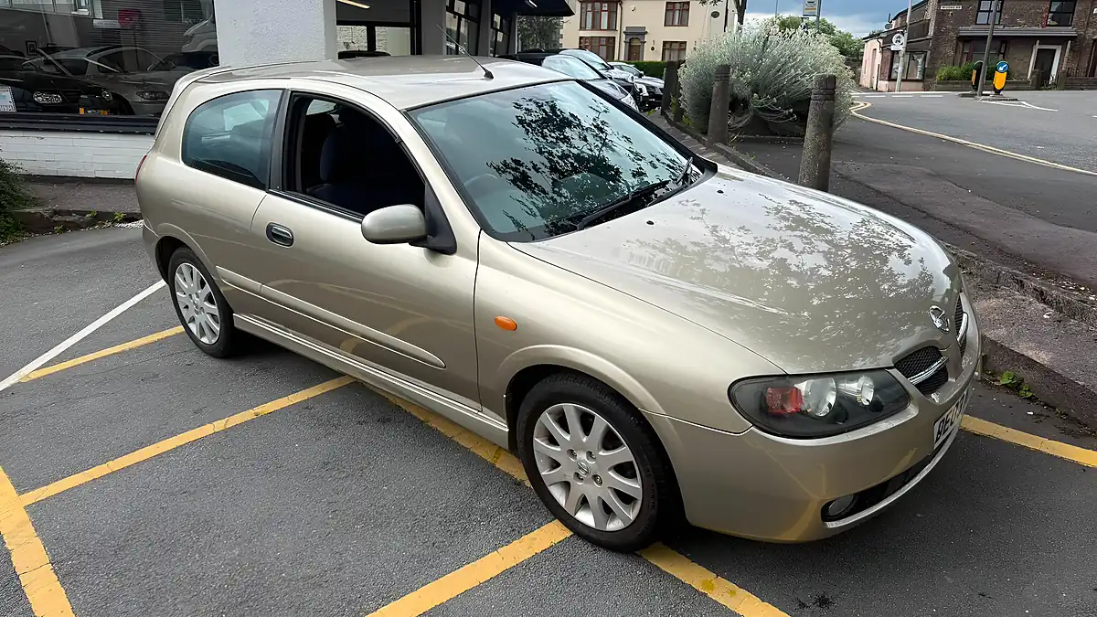 Used 2003 Nissan Almera Sxe Gold - Interior and Exterior details 5