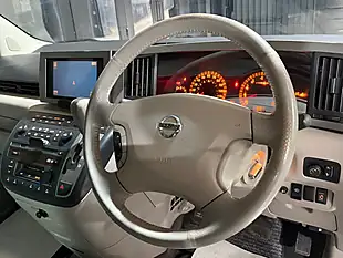 Used 2003 Nissan Elgrand Highway Star Silver - Interior and Exterior details 10
