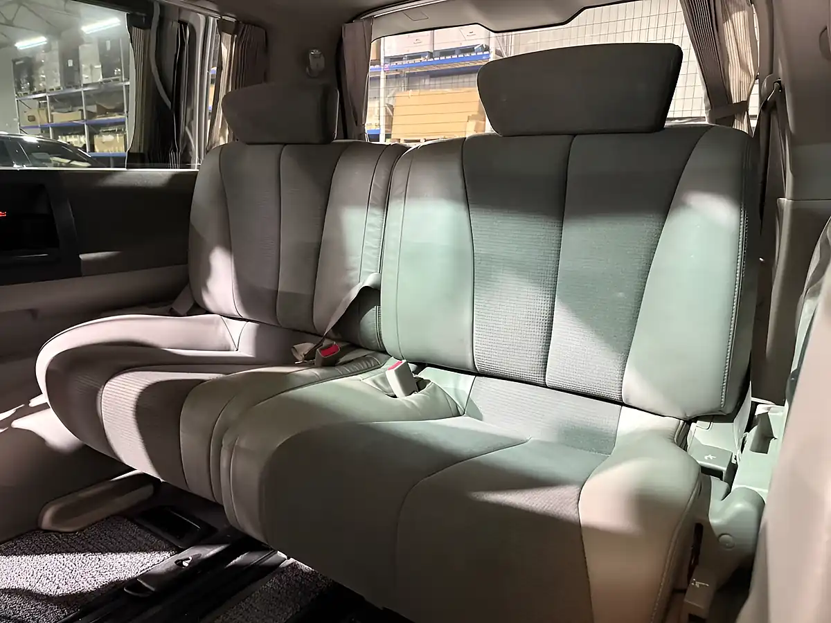Used 2003 Nissan Elgrand Highway Star Silver - Interior and Exterior details 15