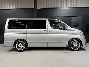 Used 2003 Nissan Elgrand Highway Star Silver - Interior and Exterior details 4