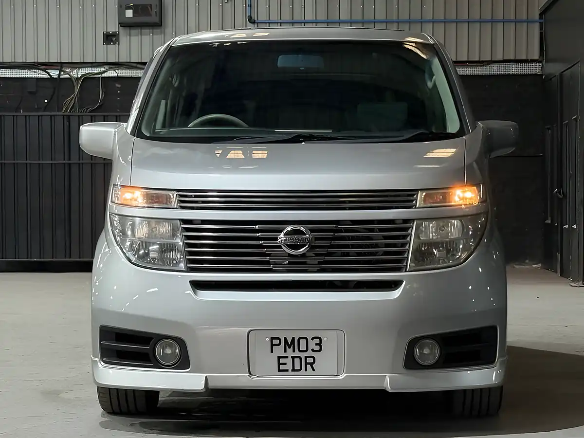 Used 2003 Nissan Elgrand Highway Star Silver - Interior and Exterior details 7