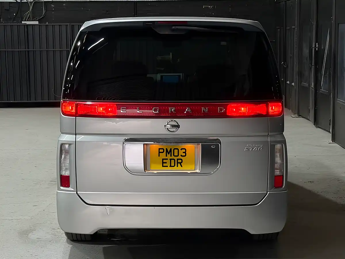 Used 2003 Nissan Elgrand Highway Star Silver - Interior and Exterior details 8