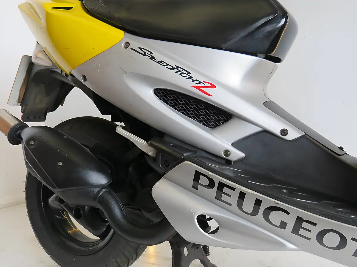 Used 2003 Peugeot Speedfight 125 Yellow - Interior and Exterior details 11