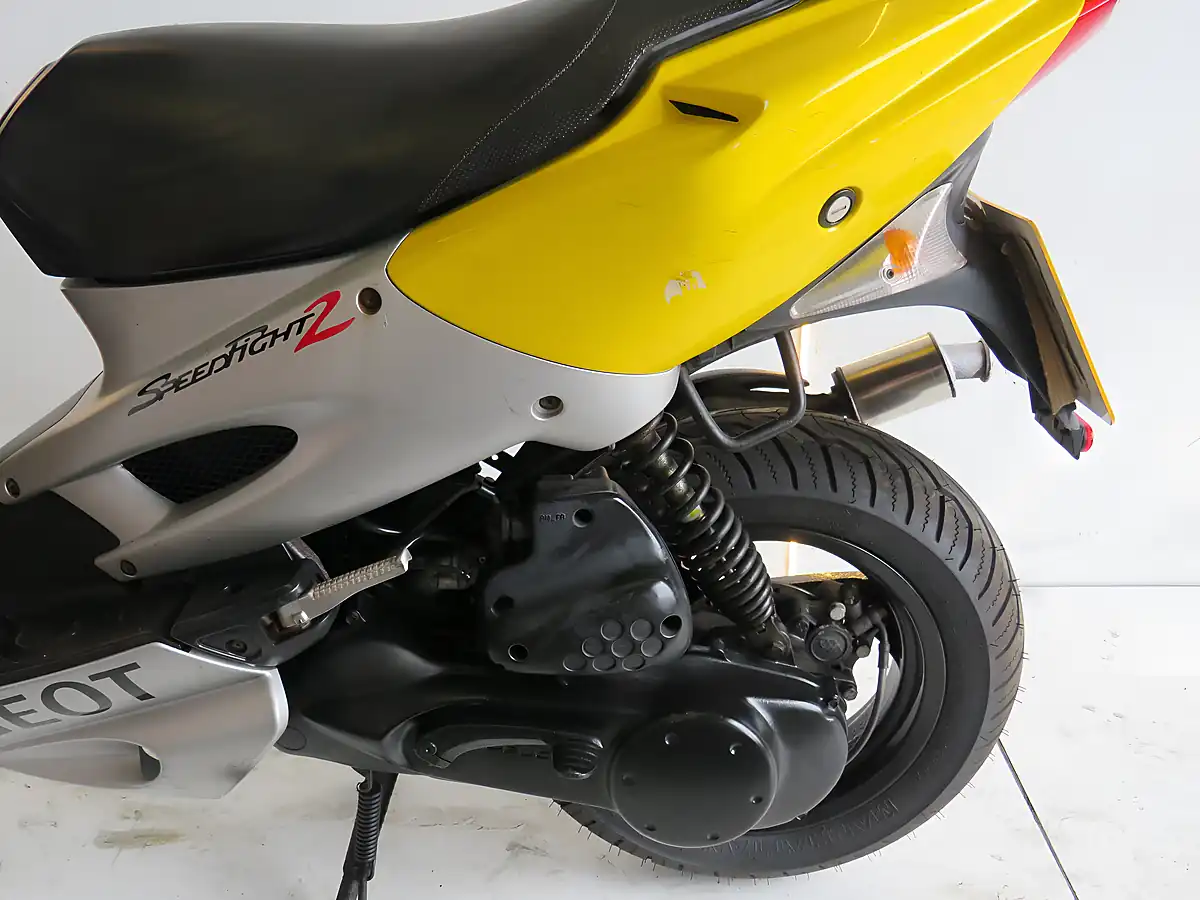 Used 2003 Peugeot Speedfight 125 Yellow - Interior and Exterior details 18