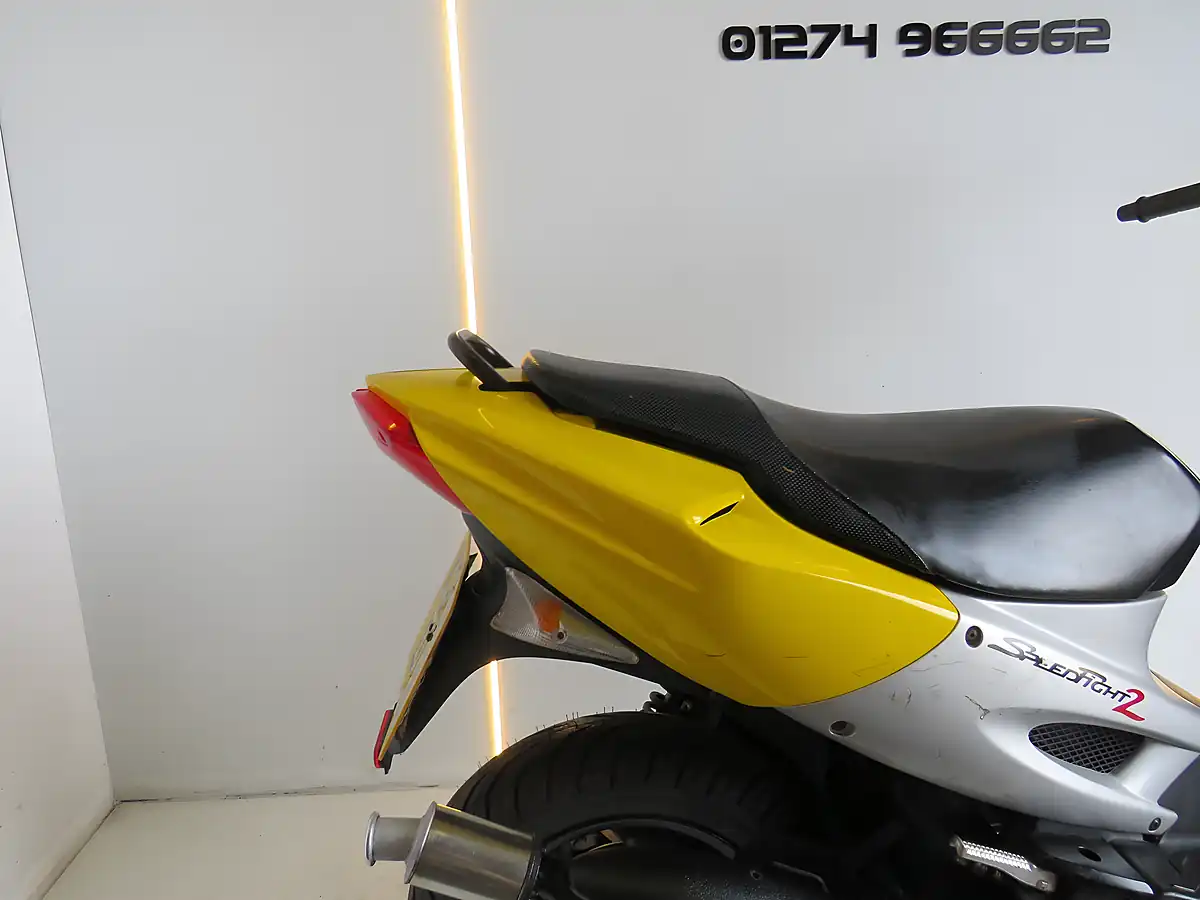 Used 2003 Peugeot Speedfight 125 Yellow - Interior and Exterior details 2