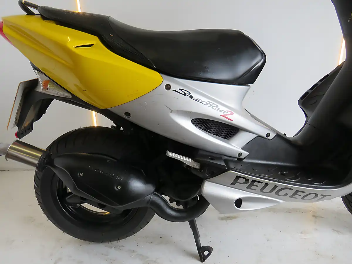Used 2003 Peugeot Speedfight 125 Yellow - Interior and Exterior details 4