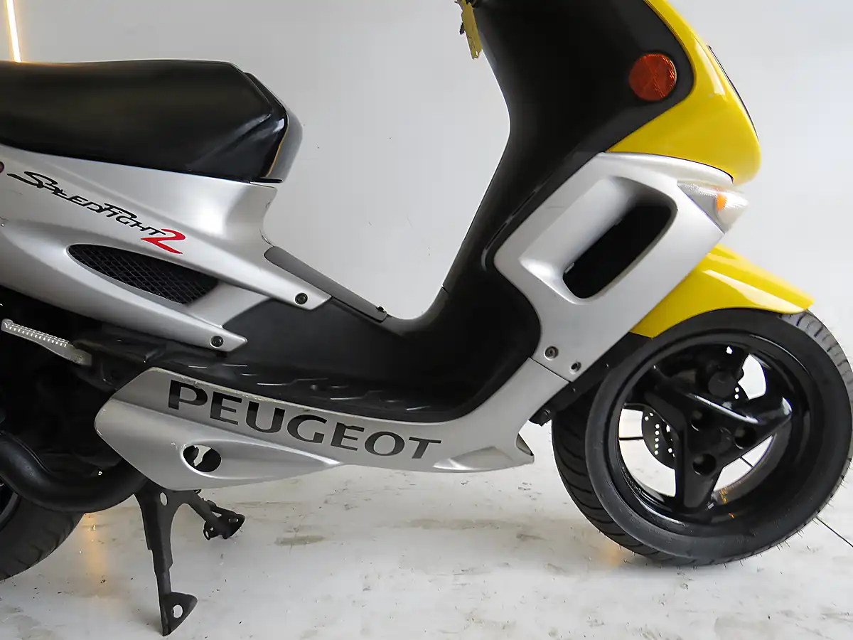 Used 2003 Peugeot Speedfight 125 Yellow - Interior and Exterior details 6