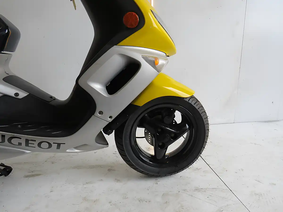Used 2003 Peugeot Speedfight 125 Yellow - Interior and Exterior details 7