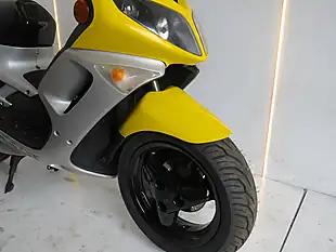 Used 2003 Peugeot Speedfight 125 Yellow - Interior and Exterior details 9