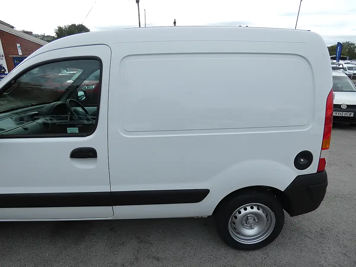 Used 2003 Renault Kangoo SL16P White - Interior and Exterior details 13