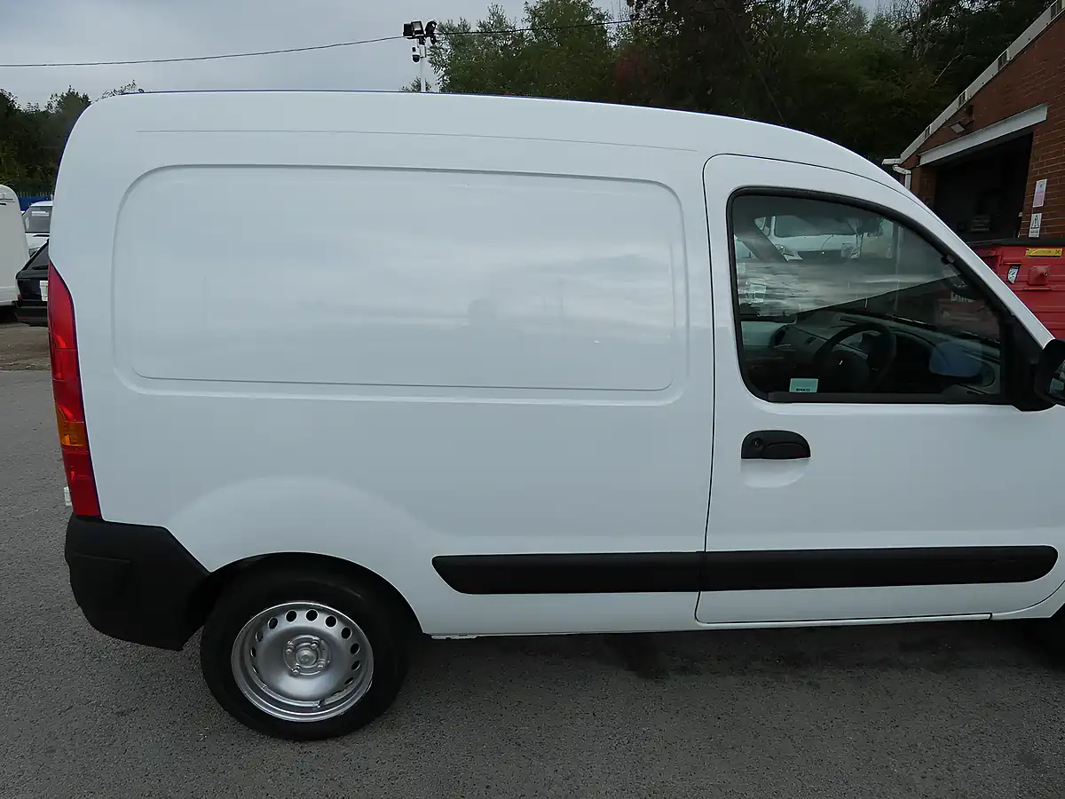 Used 2003 Renault Kangoo SL16P White - Interior and Exterior details 15