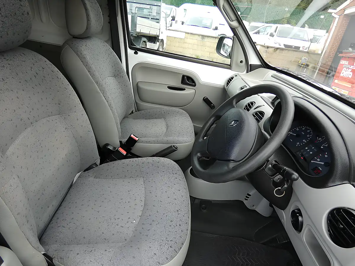 Used 2003 Renault Kangoo SL16P White - Interior and Exterior details 2