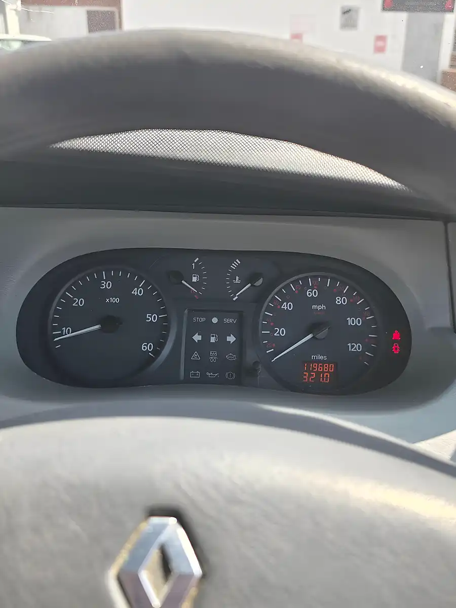 Used 2003 Renault Trafic SL27 Silver - Interior and Exterior details 13
