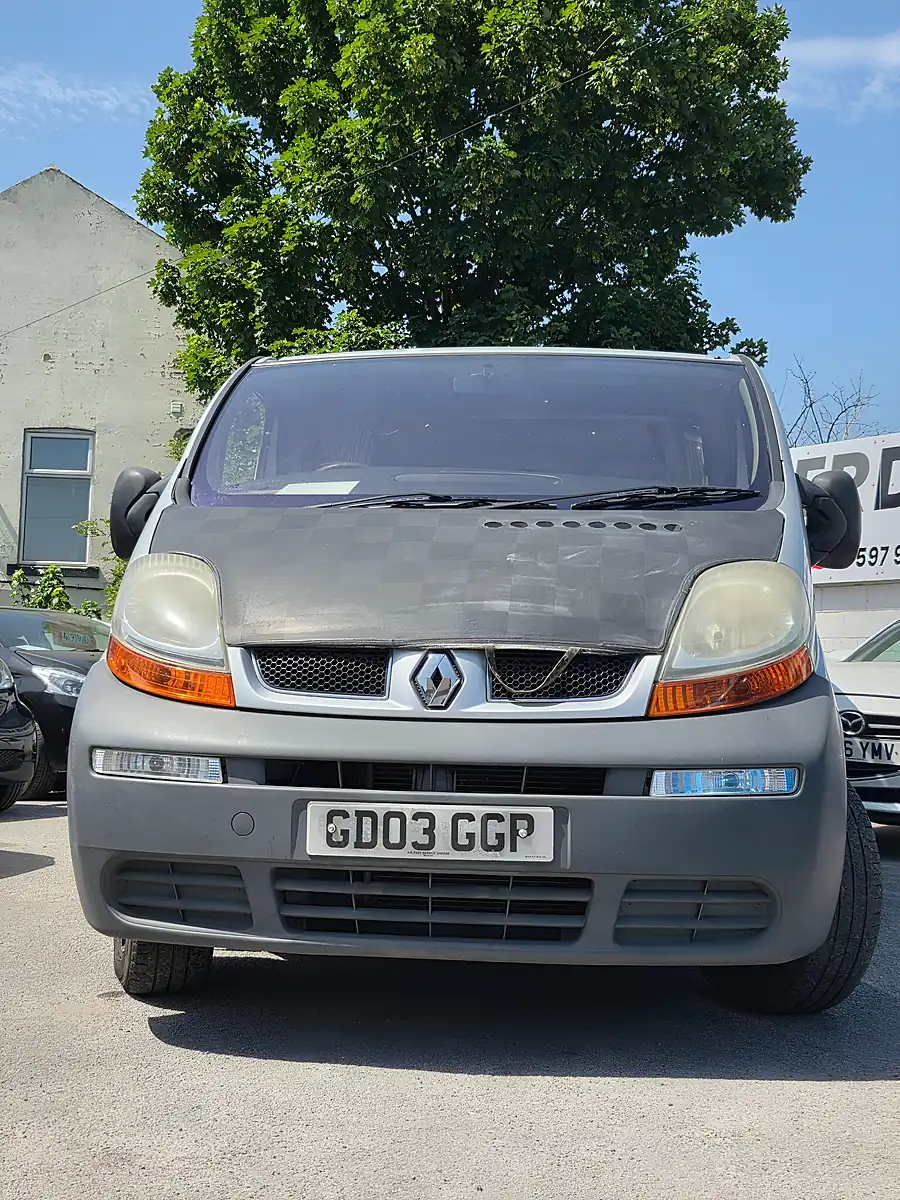 Used 2003 Renault Trafic SL27 Silver - Interior and Exterior details 2